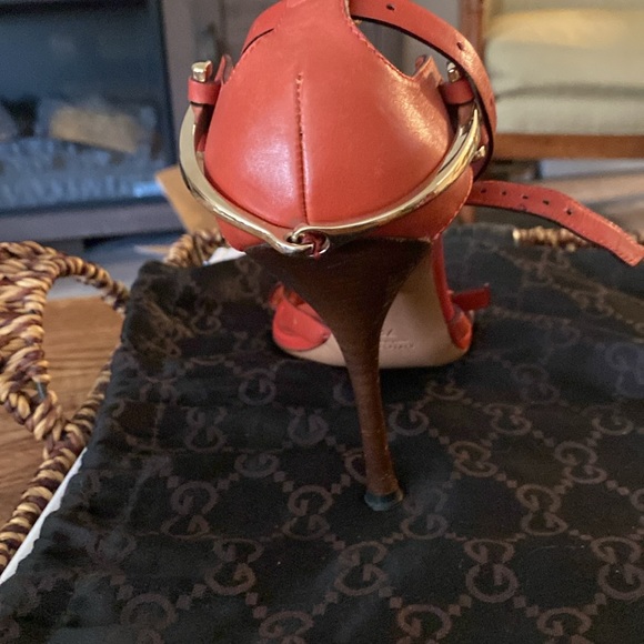 Amazing shoe. Worn twice , purchased in Saks - Picture 5 of 8